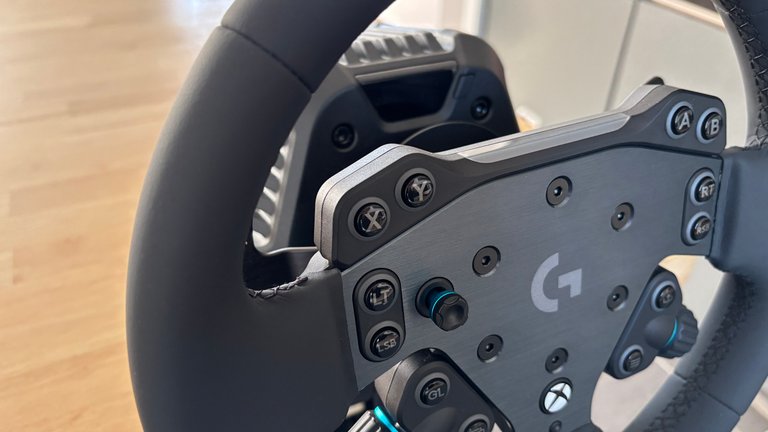 « Un duo calibré pour les débutants et les simracers » : test du Logitech G RS50 et des RS Pedals « Un duo calibré pour les débutants et les simracers » : test du Logitech G RS50 et des RS Pedals