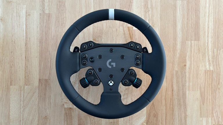 « Un duo calibré pour les débutants et les simracers » : test du Logitech G RS50 et des RS Pedals