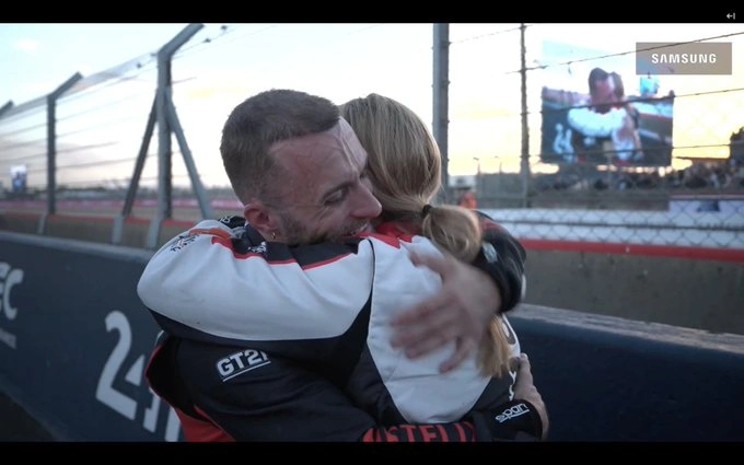 "Pas de chance" Le GP Explorer 3 ne s'est pas passé comme prévu pour Squeezie, voici l'accident dont tout le monde parle... "Pas de chance" Le GP Explorer 3 ne s'est pas passé comme prévu pour Squeezie, voici l'accident dont tout le monde parle...