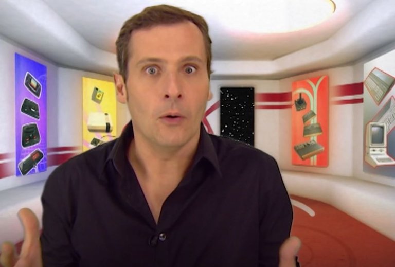 "27 ans d'histoire du jeu vidéo désintégrés" La chaîne de télé Game One rend l'antenne... "27 ans d'histoire du jeu vidéo désintégrés" La chaîne de télé Game One rend l'antenne...