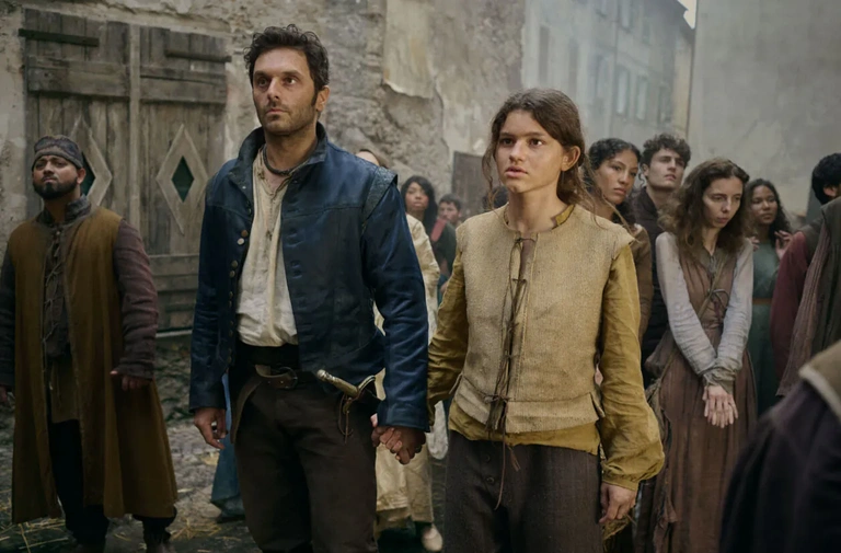 Néro sur Netflix : cette actrice de la série Emily in Paris est méconnaissable Néro sur Netflix : cette actrice de la série Emily in Paris est méconnaissable