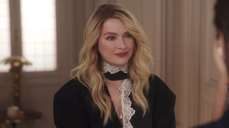 Néro sur Netflix : cette actrice de la série Emily in Paris est méconnaissable Néro sur Netflix : cette actrice de la série Emily in Paris est méconnaissable