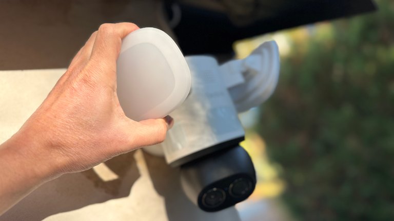 Test de la caméra Reolink TrackFlex Floodlight WiFi : double objectif, double dissuasion ? Test de la caméra Reolink TrackFlex Floodlight WiFi : double objectif, double dissuasion ?