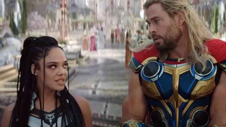 "Un gros bébé musclé" C'est de cette façon que la star de Creed qualifie cet acteur du MCU ! "Un gros bébé musclé" C'est de cette façon que la star de Creed qualifie cet acteur du MCU !