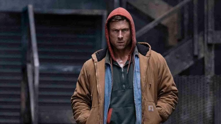 Les fans de Schwarzenegger vont me haïr, mais je préfère Running Man de 2025 avec Glen Powell au film de 1987 Les fans de Schwarzenegger vont me haïr, mais je préfère Running Man de 2025 avec Glen Powell au film de 1987