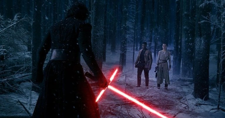 Les fans de Star Wars sont dingues : ils ont survolé les studios Disney en avion pour s'assurer que leur message soit entendu... Les fans de Star Wars sont dingues : ils ont survolé les studios Disney en avion pour s'assurer que leur message soit entendu...