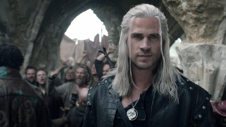 The Witcher saison 4 : qui est Liam Hemsworth et pourquoi remplace-t-il Henry Cavill dans la série Netflix ?