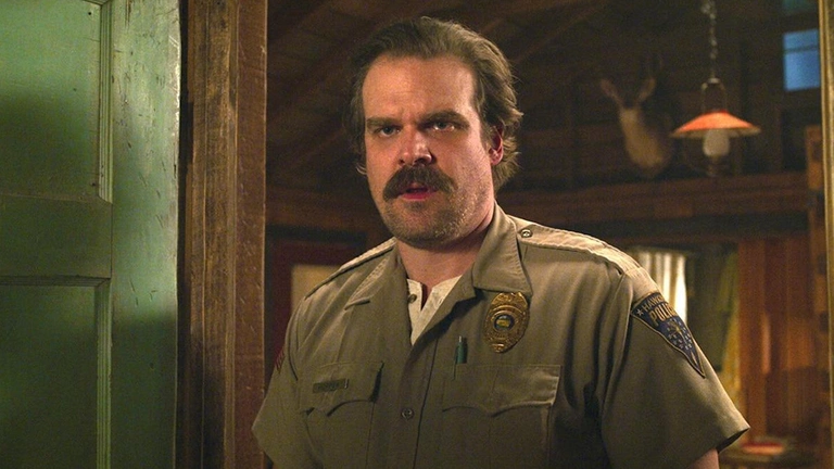 Stranger Things : Millie Bobby Brown (Eleven) porte plainte pour harcèlement contre l'un des acteurs principaux de la série Netflix