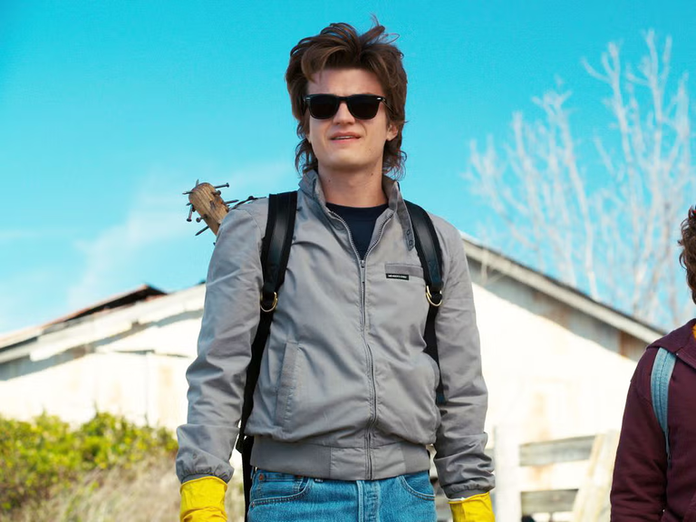 Stranger Things : cet acteur de la série Netflix a failli disparaître dès la saison 1, la colère des fans aurait été immense ! Stranger Things : cet acteur de la série Netflix a failli disparaître dès la saison 1, la colère des fans aurait été immense !