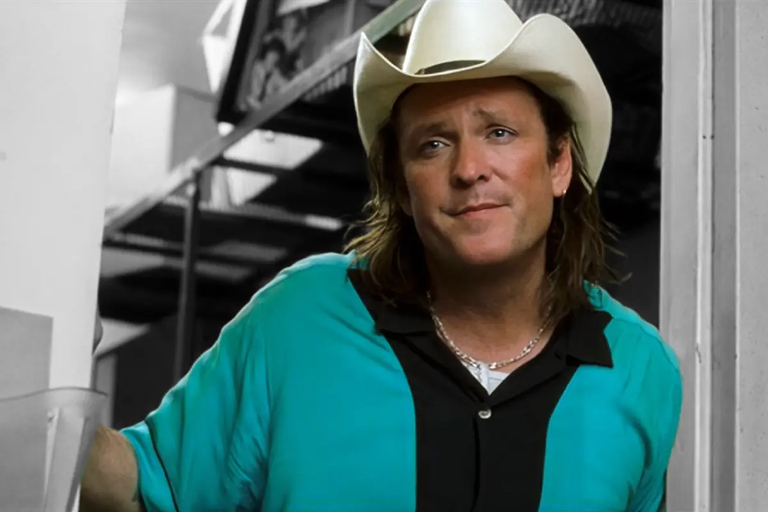 L’un des grands rêves de Quentin Tarantino se concrétise enfin : ça fait 20 ans qu’il attend d’offrir l’expérience ultime pour ce film ! L’un des grands rêves de Quentin Tarantino se concrétise enfin : ça fait 20 ans qu’il attend d’offrir l’expérience ultime pour ce film !