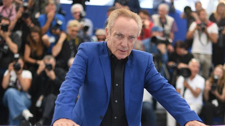 Hideo Kojima n'a pas pu tourner avec le futur héros de son jeu vidéo, célèbre voix de Call of Duty... il s'est éteint à 81 ans Hideo Kojima n'a pas pu tourner avec le futur héros de son jeu vidéo, célèbre voix de Call of Duty... il s'est éteint à 81 ans