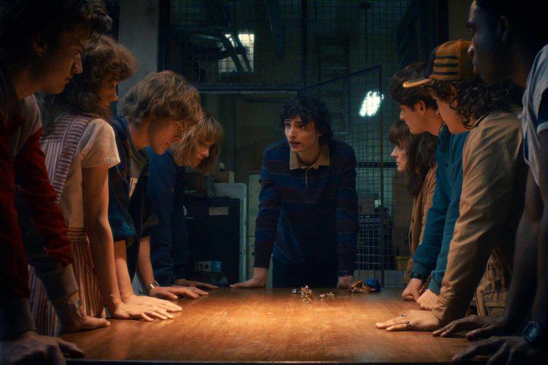 Stranger Things saison 5 : quel jour et à quelle heure sort la première partie de la série Netflix ? Voici la réponse exacte ! Stranger Things saison 5 : quel jour et à quelle heure sort la première partie de la série Netflix ? Voici la réponse exacte !