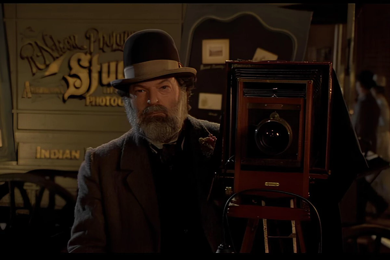 Vous ne le reconnaîtrez peut-être pas au premier coup d'œil, mais c'est ce caméo de Retour vers le Futur III qui a rendu la trilogie possible