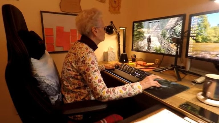 À 94 ans et après plus de 100 000 parties jouées, cette grand-mère est niveau 1 720 sur un jeu vidéo que tout le monde connaît À 94 ans et après plus de 100 000 parties jouées, cette grand-mère est niveau 1 720 sur un jeu vidéo que tout le monde connaît