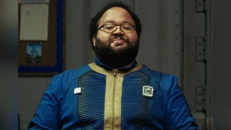 Il a joué dans la série Fallout et il n'en a pas fini avec les adaptations de jeux vidéo : il sera aussi dans Resident Evil en 2026