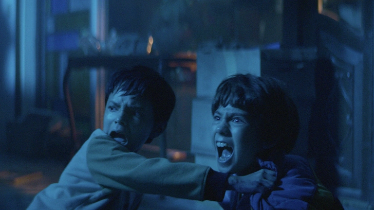2 frères se chamaillent pour une console Atari dans ce film d'horreur de 2026 : ça vire au cauchemar !