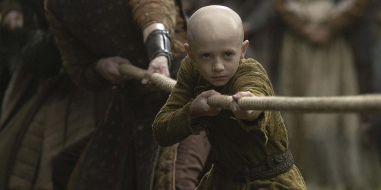 “Comme s’il sortait du livre” L’auteur de Game of Thrones est dithyrambique au sujet de cet acteur, il est parfait dans la nouvelle série HBO