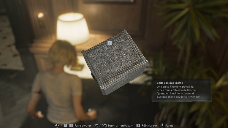 Salle de jeux Resident Evil Requiem : comment ouvrir la porte avec le renfoncement ? 