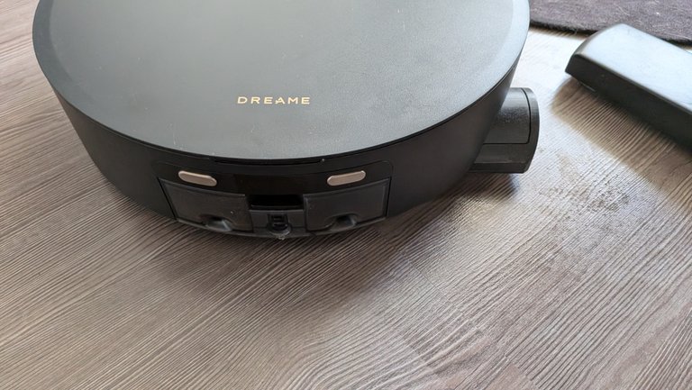 Lavage au rouleau vs serpillères : j'ai testé le Dreame Aqua10 Ultra Roller mais tout ne s'est pas passé comme prévu... Lavage au rouleau vs serpillères : j'ai testé le Dreame Aqua10 Ultra Roller mais tout ne s'est pas passé comme prévu...