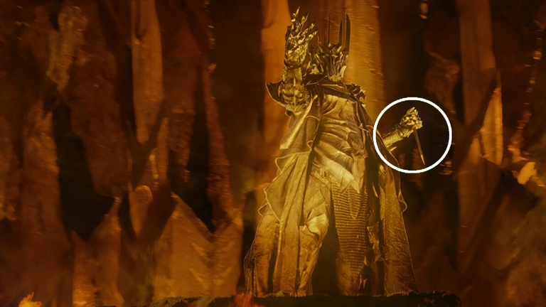 Si vous l'avez remarqué, vous avez des yeux d'elfe. Si on met en pause Le Seigneur des Anneaux à 1min 54s, on voit l'un des détails les plus sombres du film Si vous l'avez remarqué, vous avez des yeux d'elfe. Si on met en pause Le Seigneur des Anneaux à 1min 54s, on voit l'un des détails les plus sombres du film