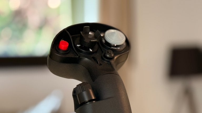 Flight Sim : Test du WINCTRL Orion2 CarrierAce, le HOTAS pensé pour apponter comme un pro dans DCS World