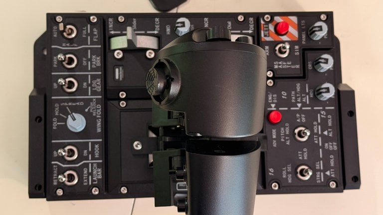 Flight Sim : Test du WINCTRL Orion2 CarrierAce, le HOTAS pensé pour apponter comme un pro dans DCS World Flight Sim : Test du WINCTRL Orion2 CarrierAce, le HOTAS pensé pour apponter comme un pro dans DCS World