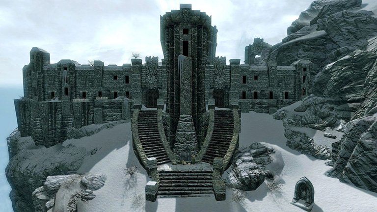 Un joueur de Skyrim se lance un défi et prouve que la plus haute montagne de Tamriel n'est en réalité qu'une petite balade 