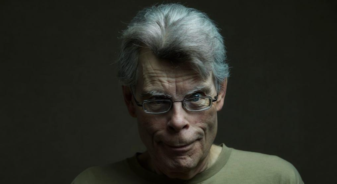 Ce livre de Stephen King désormais interdit dans les écoles : « Qu'est-ce qui ne va pas chez ces gens ? » réagit l'auteur à la décision de l'Utah Ce livre de Stephen King désormais interdit dans les écoles : « Qu'est-ce qui ne va pas chez ces gens ? » réagit l'auteur à la décision de l'Utah