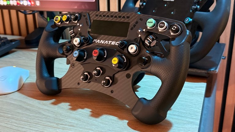 Sim Racing : j'ai testé le ClubSport Formula V3 de Fanatec pendant un mois, et ce détail change tout Sim Racing : j'ai testé le ClubSport Formula V3 de Fanatec pendant un mois, et ce détail change tout