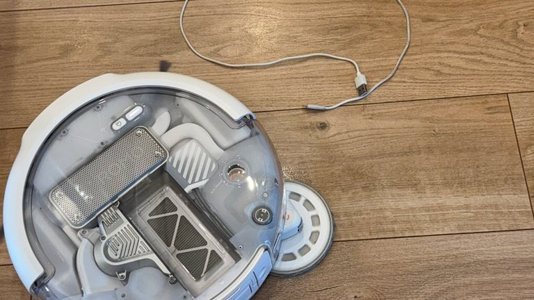 Bras LiDAR, 36 000 Pa et jambes grimpeuses : DJI muscle son aspirateur robot et lance le ROMO 2, notre test complet Bras LiDAR, 36 000 Pa et jambes grimpeuses : DJI muscle son aspirateur robot et lance le ROMO 2, notre test complet