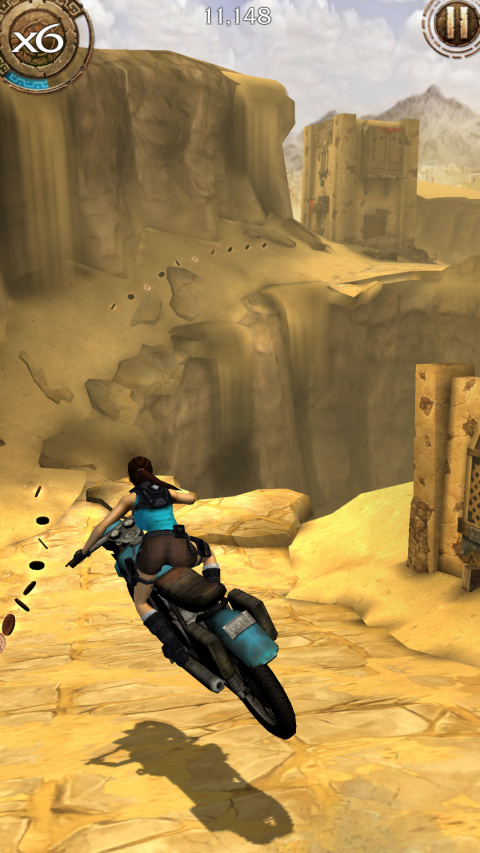 Lara Croft s'essaie au endless runner dans Relic Run