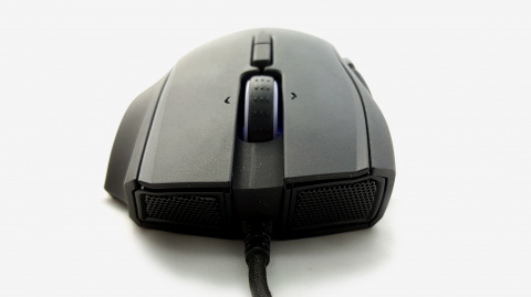 Test : Razer Naga Hex, une souris presque parfaite pour jouer sur PC
