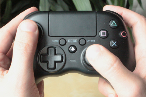 Apercu Hori ONYX PS4 Gamepad : Une vraie alternative à la Dualshock 4 ?