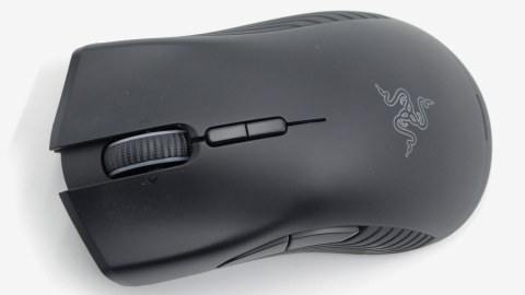 Test Razer Mamba Hyperflux + Tapis Firefly : Une souris sans fil, mais pas sans tapis