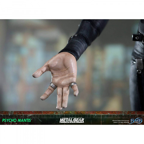 Metal Gear Solid : la figurine Psycho Mantis de First 4 Figures disponible en précommande