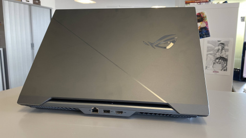 Test du PC portable ROG Zephyrus Duo : le laptop avec un deuxième écran au dessus du clavier
