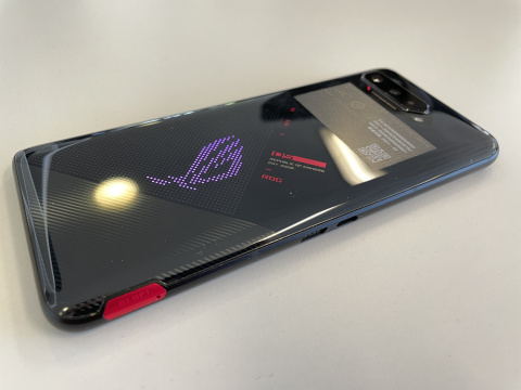 Test du ROG Phone 5 : Le smartphone pour gamer d'Asus fait de l'ombre à Samsung et Apple