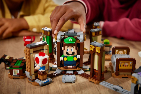 LEGO Super Mario : Nintendo annonce les sets Luigi's Mansion, les détails
