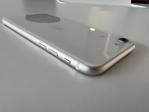 Test de l'iPhone SE : la puissance d'un iPhone 13 pour la moitié du prix... mais il y a un piège