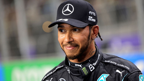 Gran Turismo 7 : Le champion de F1 Lewis Hamilton affronte l'IA de Sony, qui est le vainqueur ?