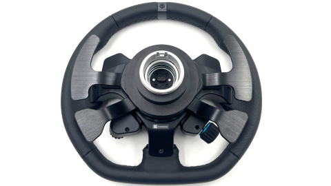 Test : 3 semaines avec le volant Logitech G Pro Wheel pour PC, PS5 et Xbox Series et j'ai pris une claque