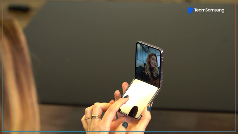 Ouvrez-vous à de nouveaux horizons créatifs avec le Samsung Galaxy Z Flip4 !