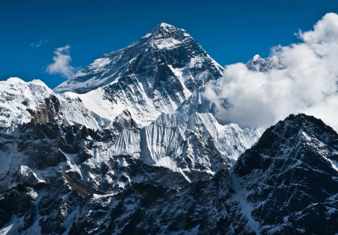 "Le projet d'une vie", combien coûte l'ascension de l'Everest pour Inoxtag ? Le Youtubeur répond