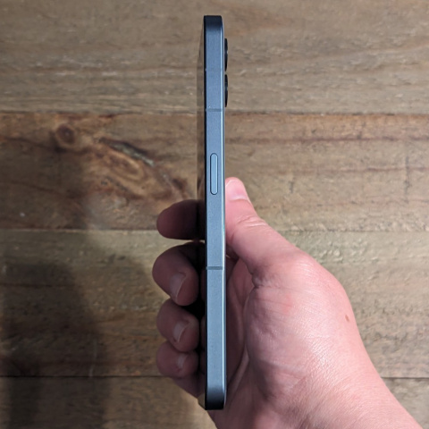 Test Nothing Phone 2 : le smartphone transparent monte en gamme, mais la hausse de prix est-elle justifiée ?