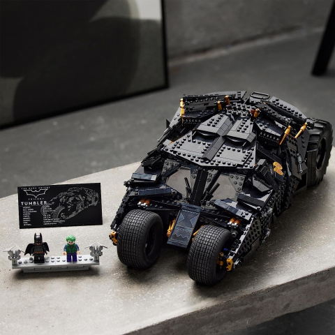 LEGO s'intéresse aussi à l'univers Batman. D'ailleurs, la Batmobile Tumbler à construire est à -20% sur Amazon !