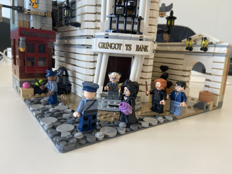 Test du LEGO La banque des sorciers Gringotts : je me suis littéralement perdue parmi tous ces détails et références aux films Harry Potter !