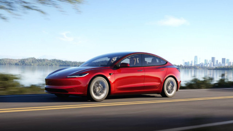 Tesla baisse une nouvelle fois les prix de ses Model 3 et Model Y pour relancer un marché de la voiture électrique aux États-Unis. Elon Musk veut vendre ses véhicules quoi qu’il en coûte !