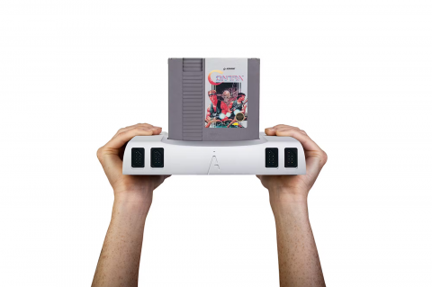 27 ans plus tard, cette console culte de Nintendo revient dans une version 4K. Et oui, elle est compatible avec les manettes et les cartouches d'origine !