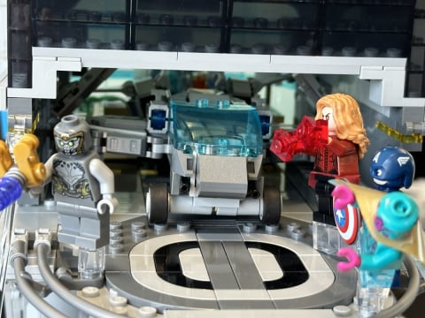 Test LEGO La tour des Avengers : 90 cm de haut et 31 figurines, s’agit-il du meilleur set Marvel ?