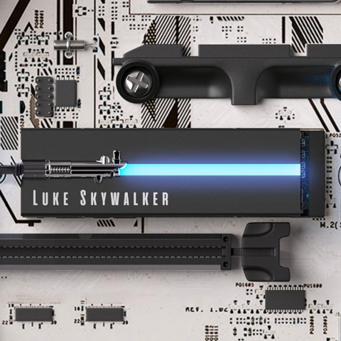 Promo SSD NVMe : Parfait pour fusionner la Force de Star Wars avec votre PS5 ou PC, la version 1 To du FireCuda avec sabre laser LED est à prix réduit ! Un modèle qui propulsera votre machine à la vitesse de la lumière !